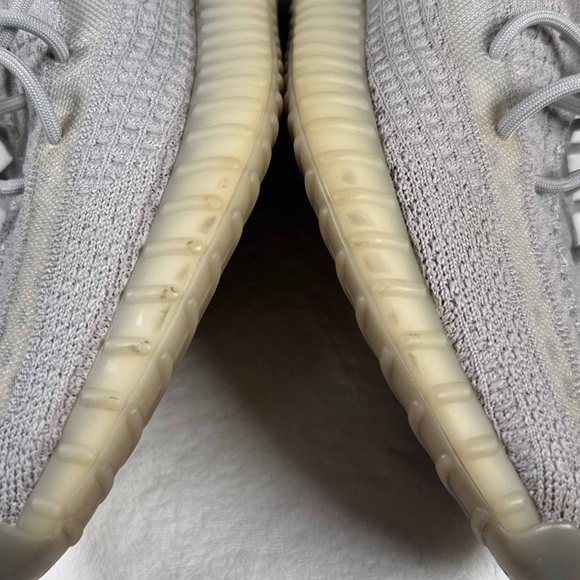 Yeezy Boost 350 V2 “Tail Light” – Men’s Size 12 | W/ Original Box - Picture 6 of 10